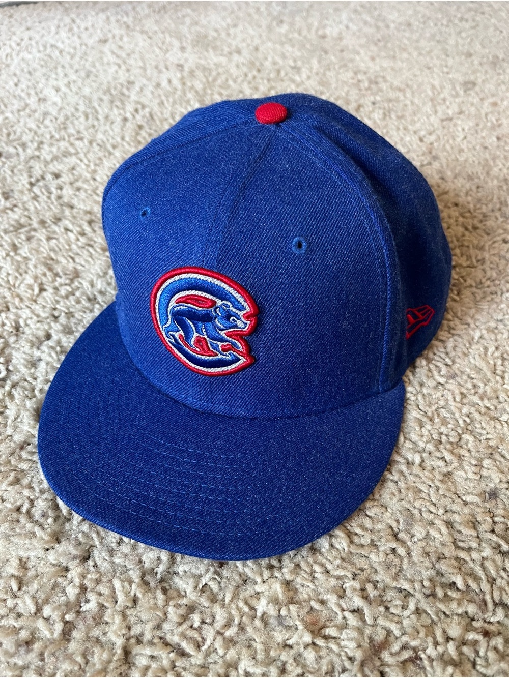 New Era Chicago Cubs Blue Fitted Cap with Red Accent